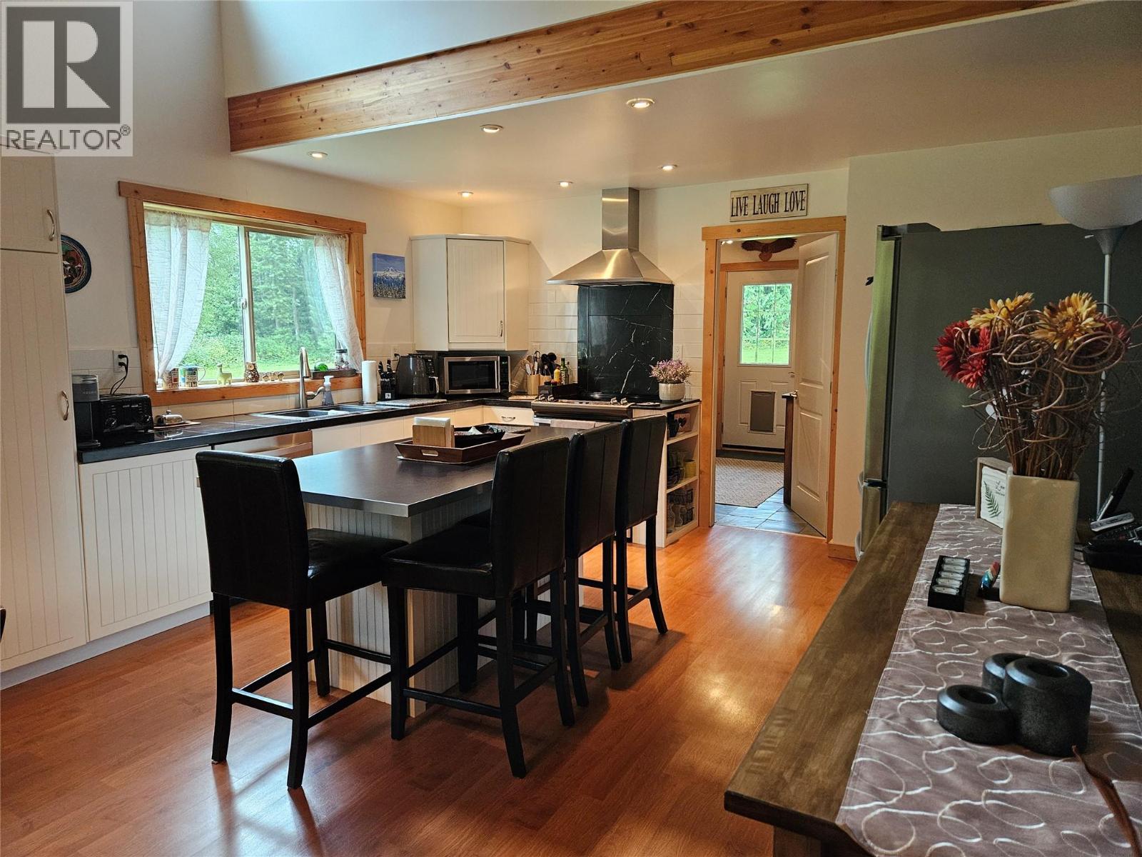 153 Wildwood Road, Summit Lake, British Columbia  V0G 1R1 - Photo 4 - 10357178