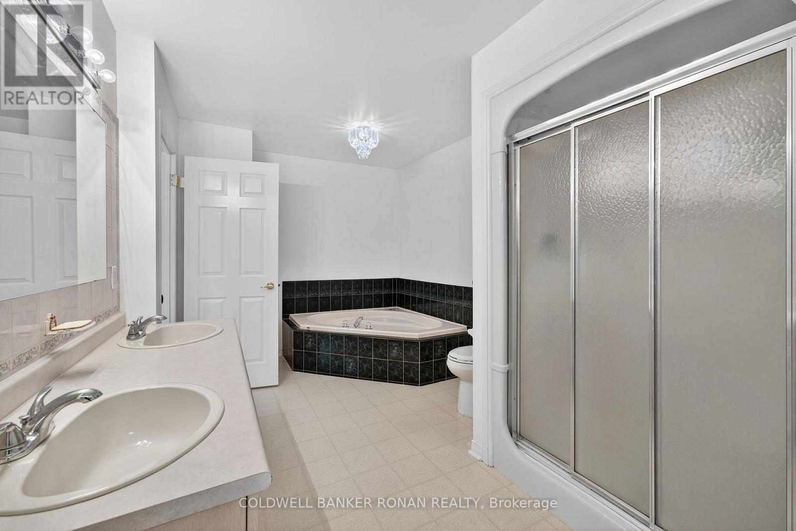 12 Glenwood Drive, New Tecumseth, Ontario  L9R 1S5 - Photo 25 - N12409149