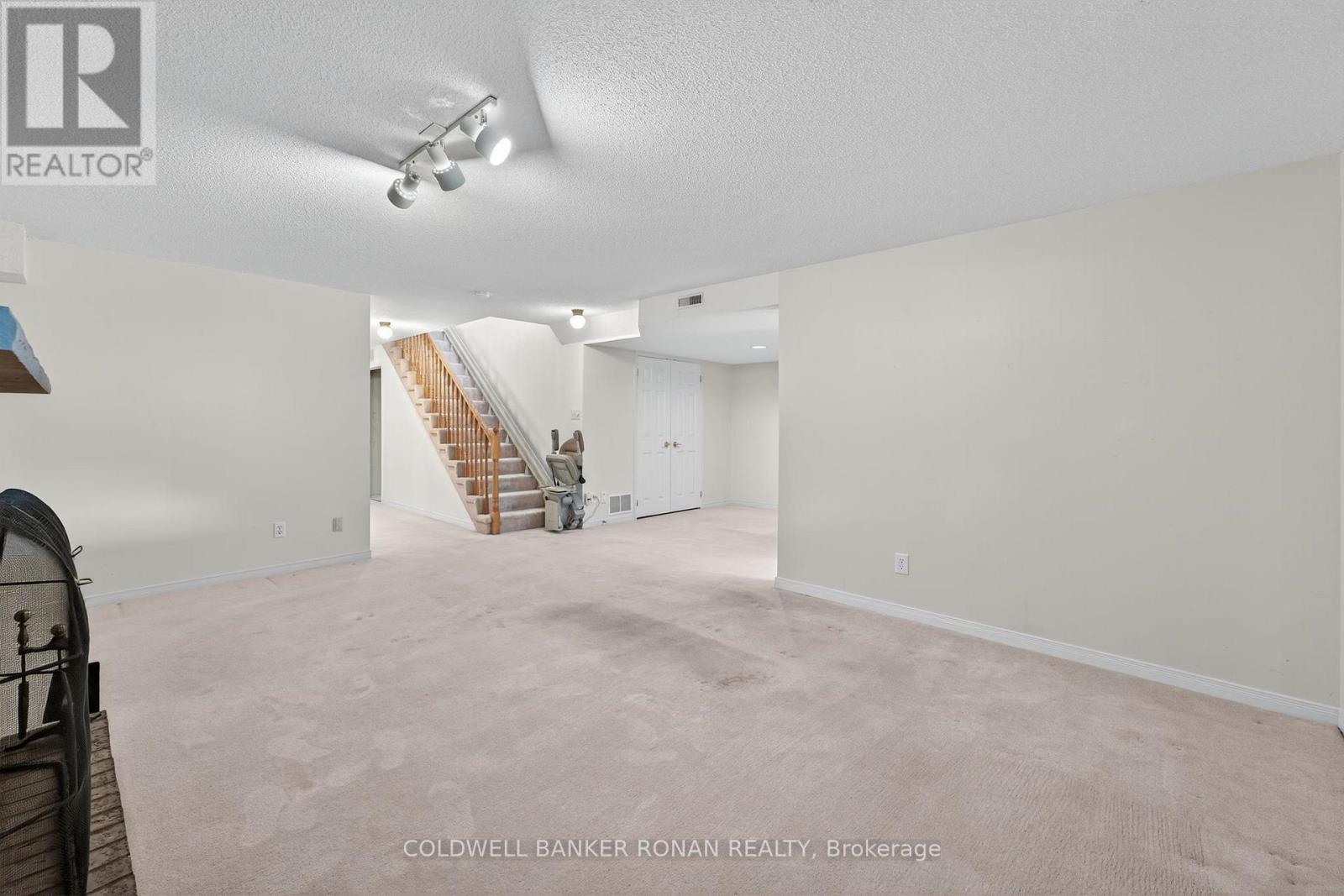 12 Glenwood Drive, New Tecumseth, Ontario  L9R 1S5 - Photo 32 - N12409149