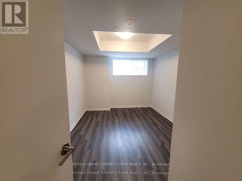 171 - 151 Honeycrisp Cres Crescent, Vaughan, Ontario  L4K 5Z8 - Photo 11 - N12409160