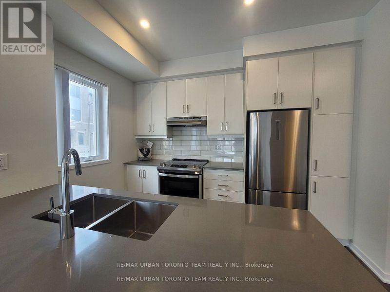 171 - 151 Honeycrisp Cres Crescent, Vaughan, Ontario  L4K 5Z8 - Photo 2 - N12409160