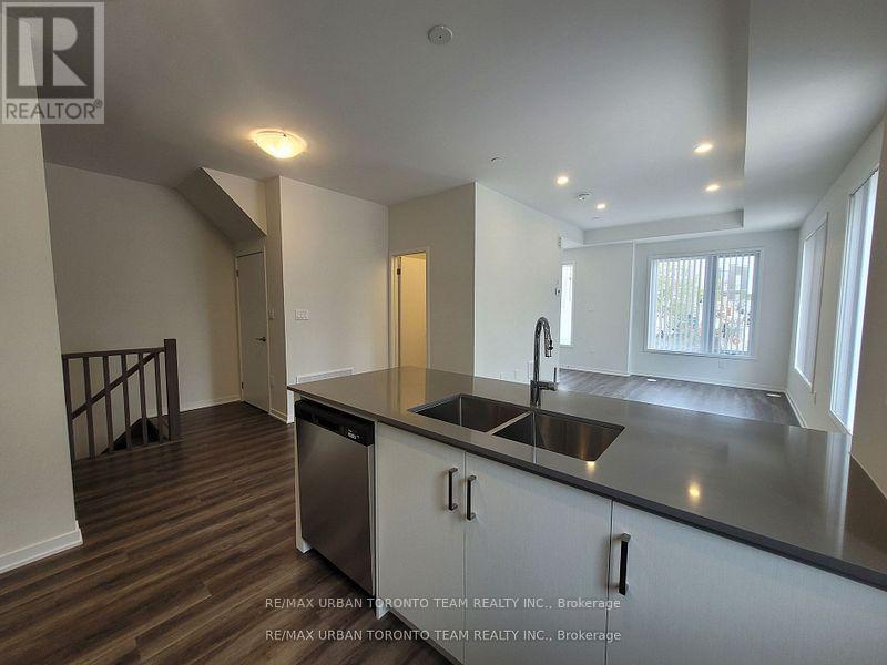 171 - 151 Honeycrisp Cres Crescent, Vaughan, Ontario  L4K 5Z8 - Photo 6 - N12409160