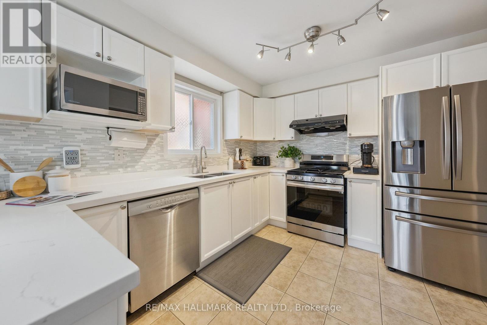 6 Calafia Street, Markham, Ontario  L6B 0H6 - Photo 15 - N12409184