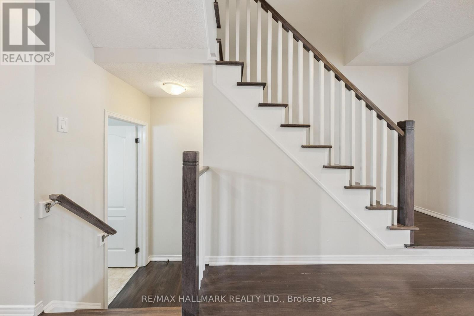 6 Calafia Street, Markham, Ontario  L6B 0H6 - Photo 3 - N12409184