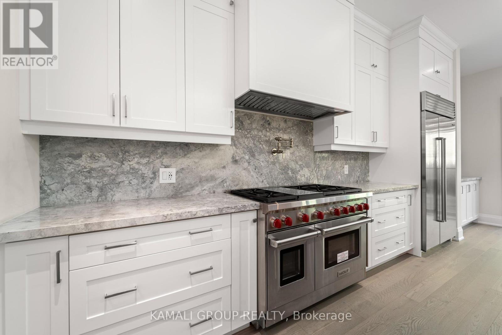 121 Milky Way Drive, Richmond Hill, Ontario  L4C 4L9 - Photo 10 - N12409217