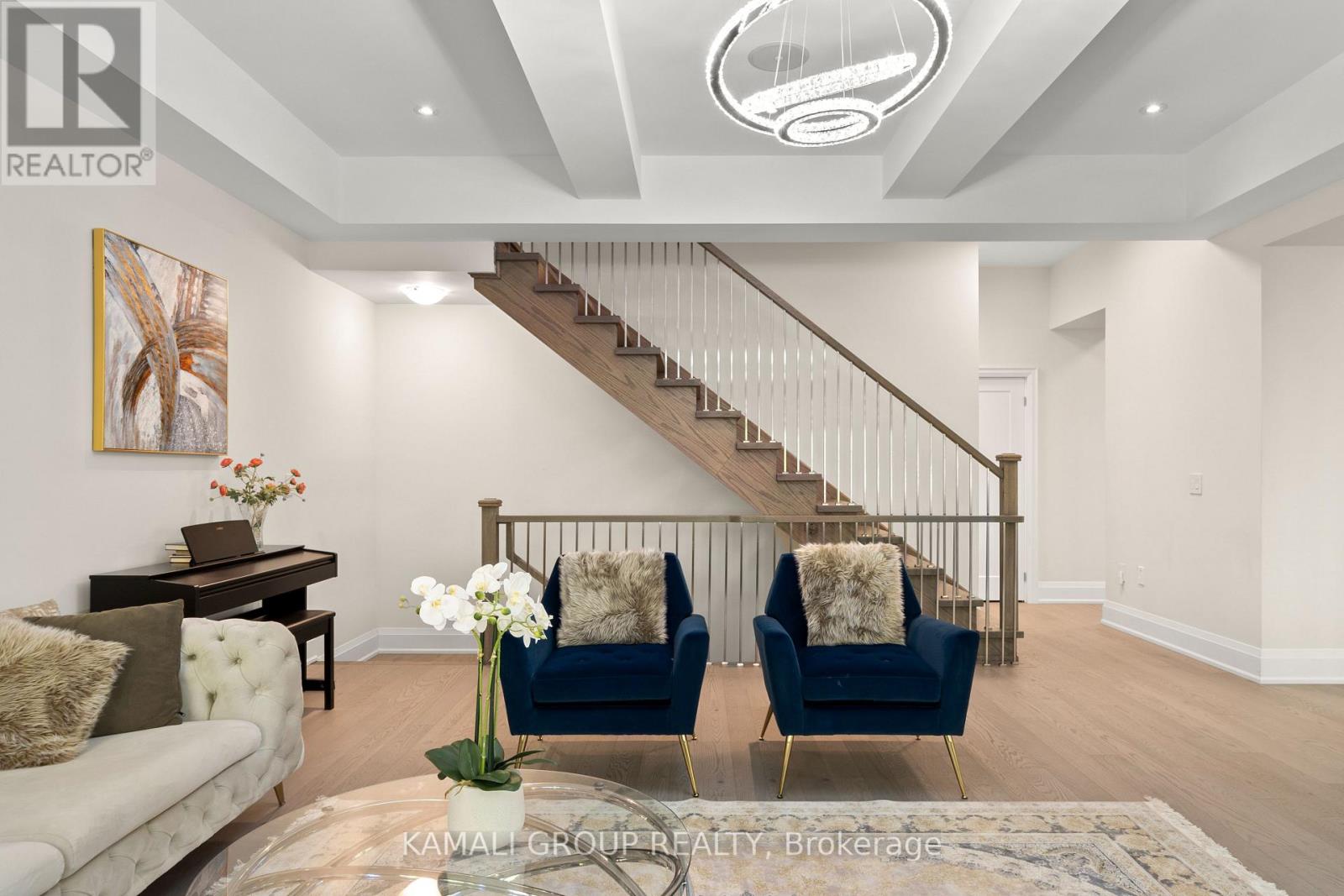121 Milky Way Drive, Richmond Hill, Ontario  L4C 4L9 - Photo 19 - N12409217