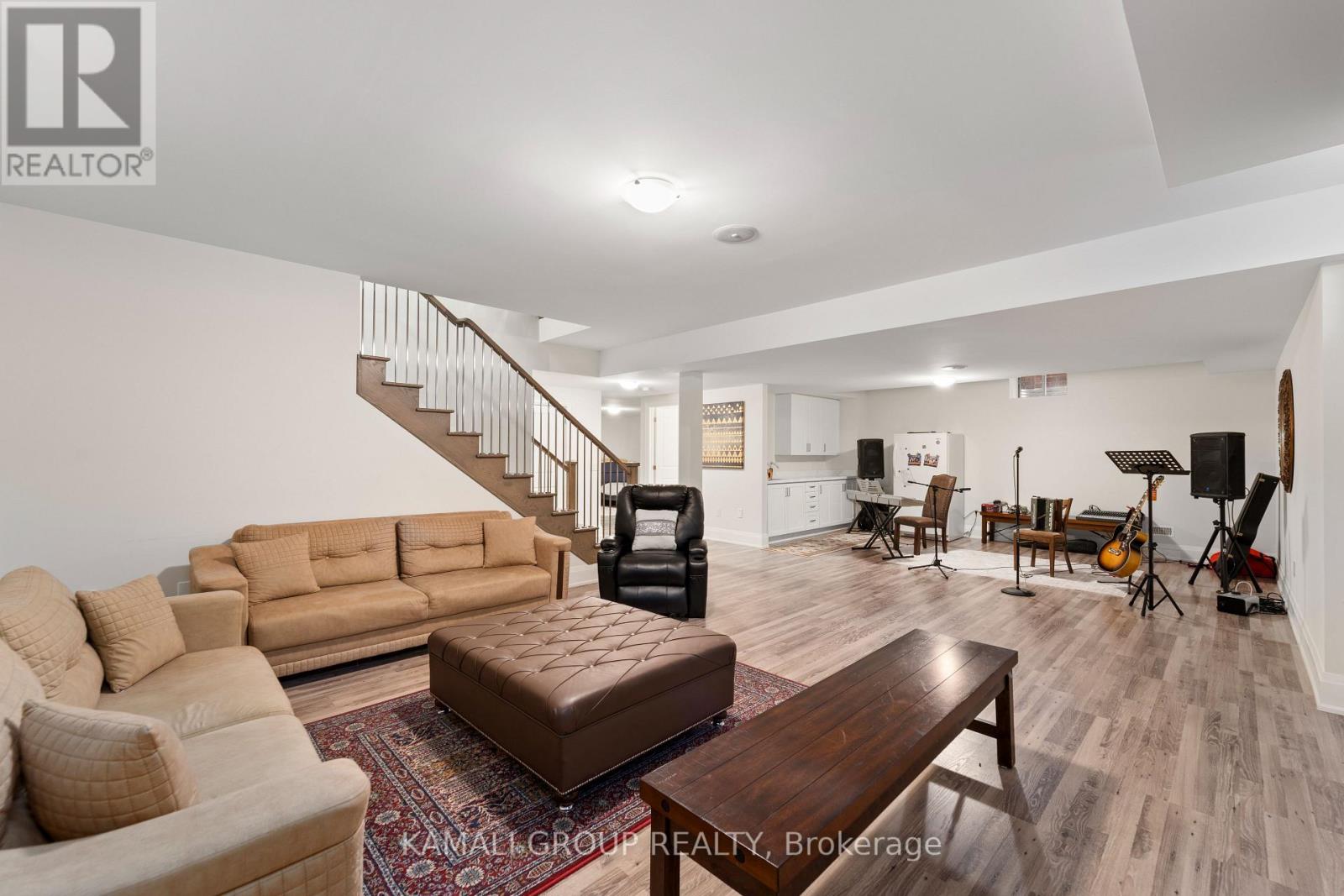 121 Milky Way Drive, Richmond Hill, Ontario  L4C 4L9 - Photo 42 - N12409217