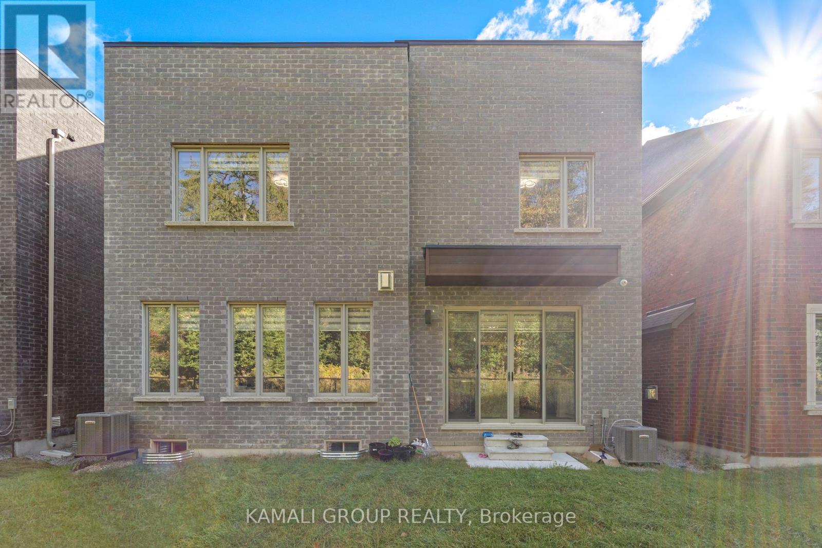 121 Milky Way Drive, Richmond Hill, Ontario  L4C 4L9 - Photo 46 - N12409217