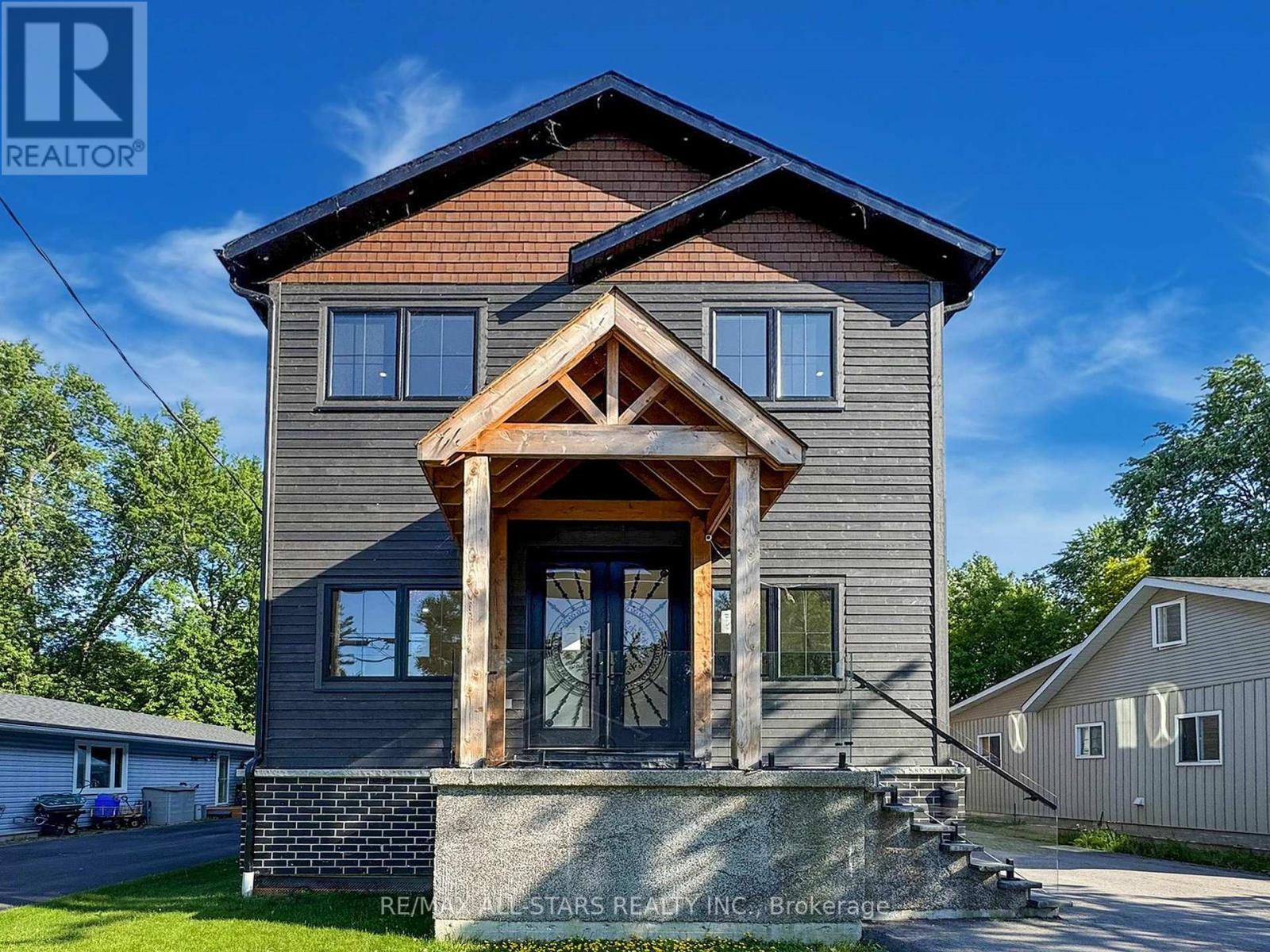 215 BAYVIEW AVENUE, Georgina, Ontario