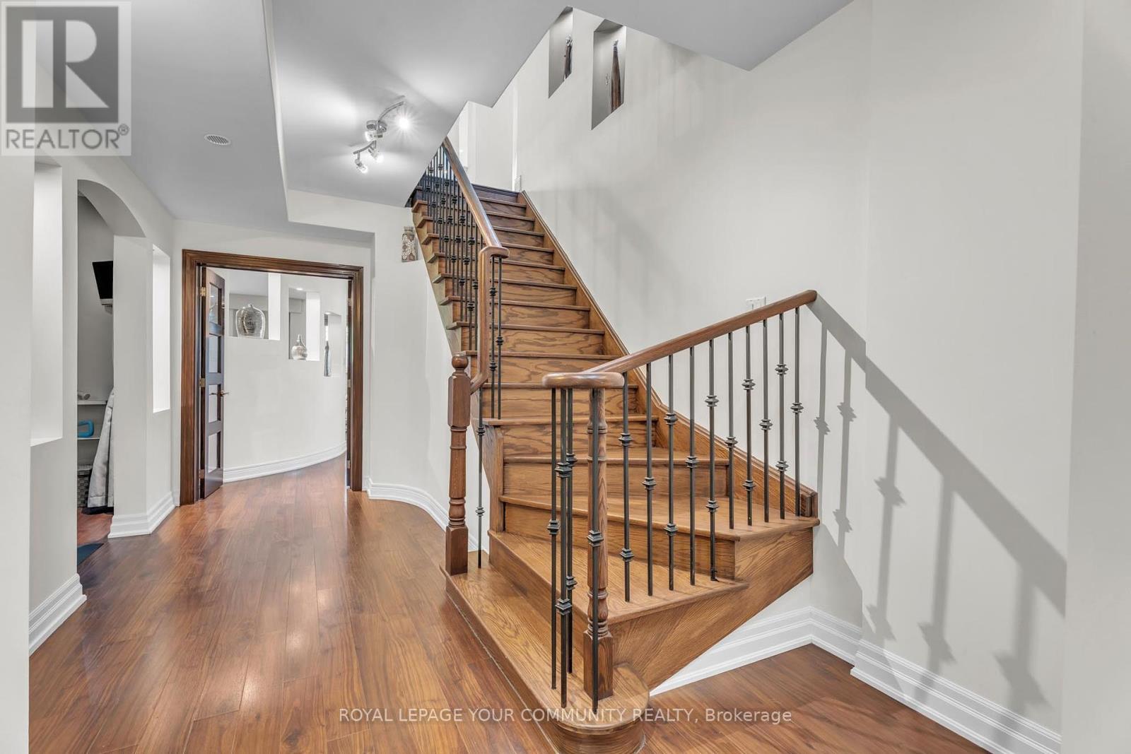 35 Vandervoort Drive, Richmond Hill, Ontario  L4E 0C7 - Photo 28 - N12409233