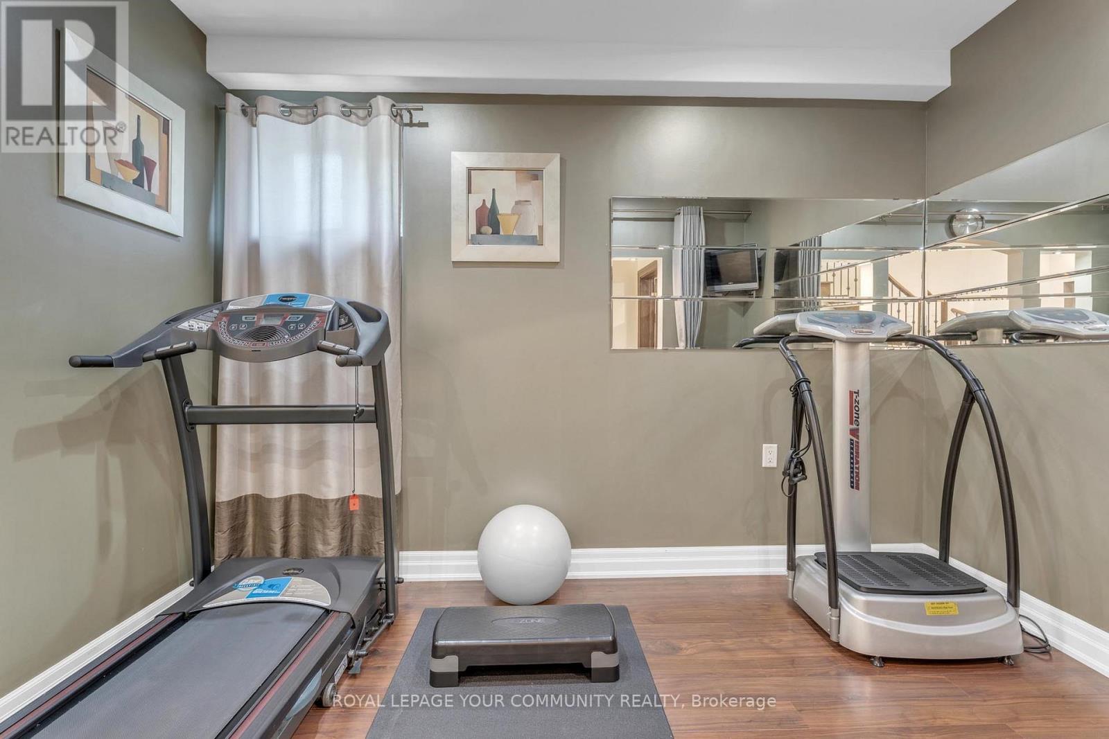 35 Vandervoort Drive, Richmond Hill, Ontario  L4E 0C7 - Photo 32 - N12409233