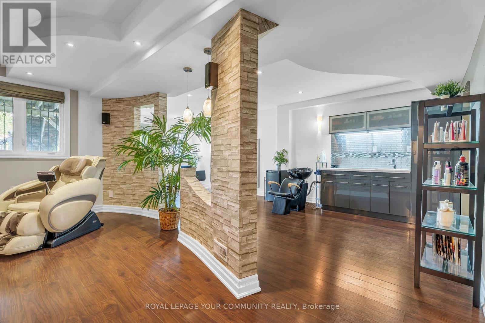 35 Vandervoort Drive, Richmond Hill, Ontario  L4E 0C7 - Photo 33 - N12409233