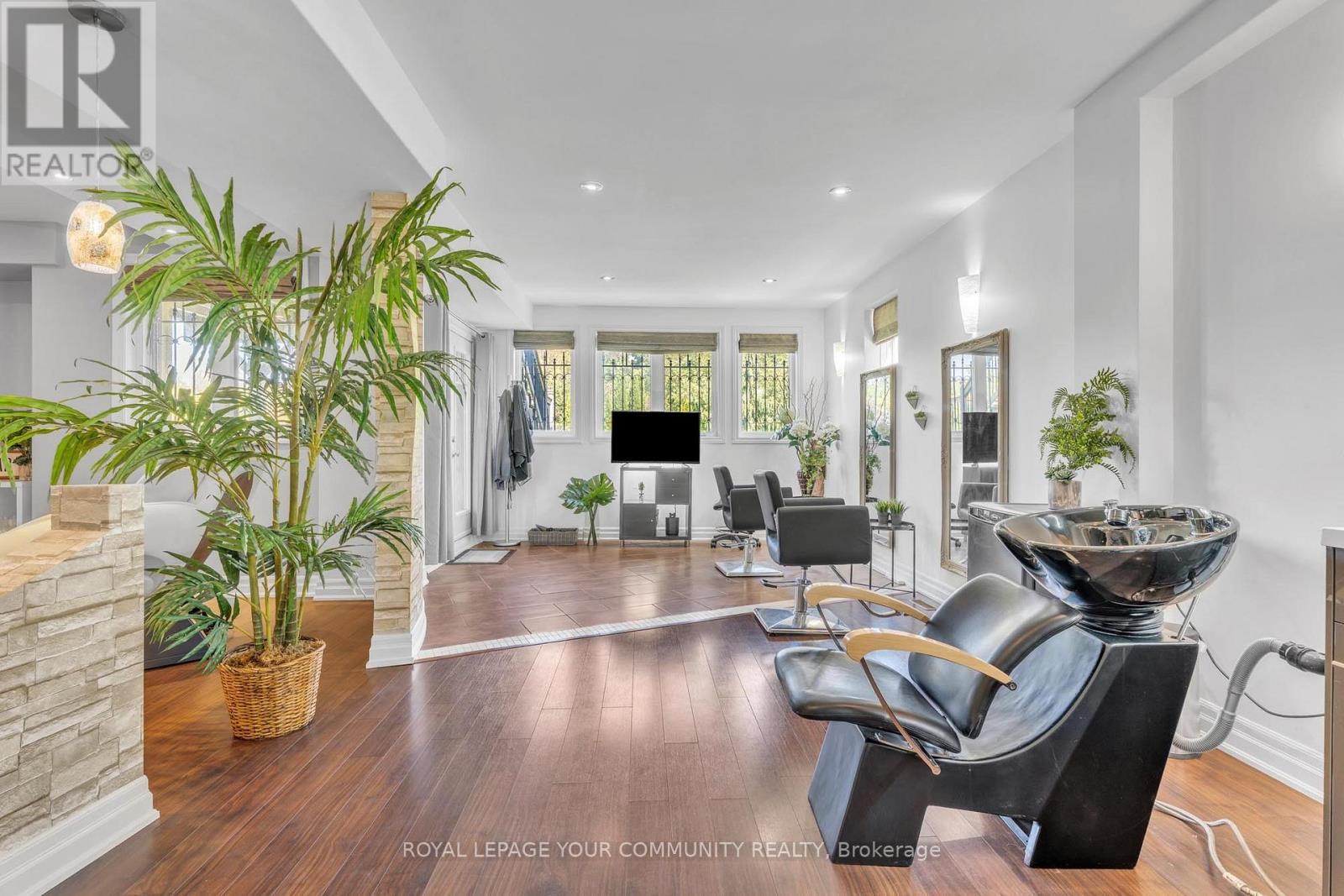 35 Vandervoort Drive, Richmond Hill, Ontario  L4E 0C7 - Photo 37 - N12409233