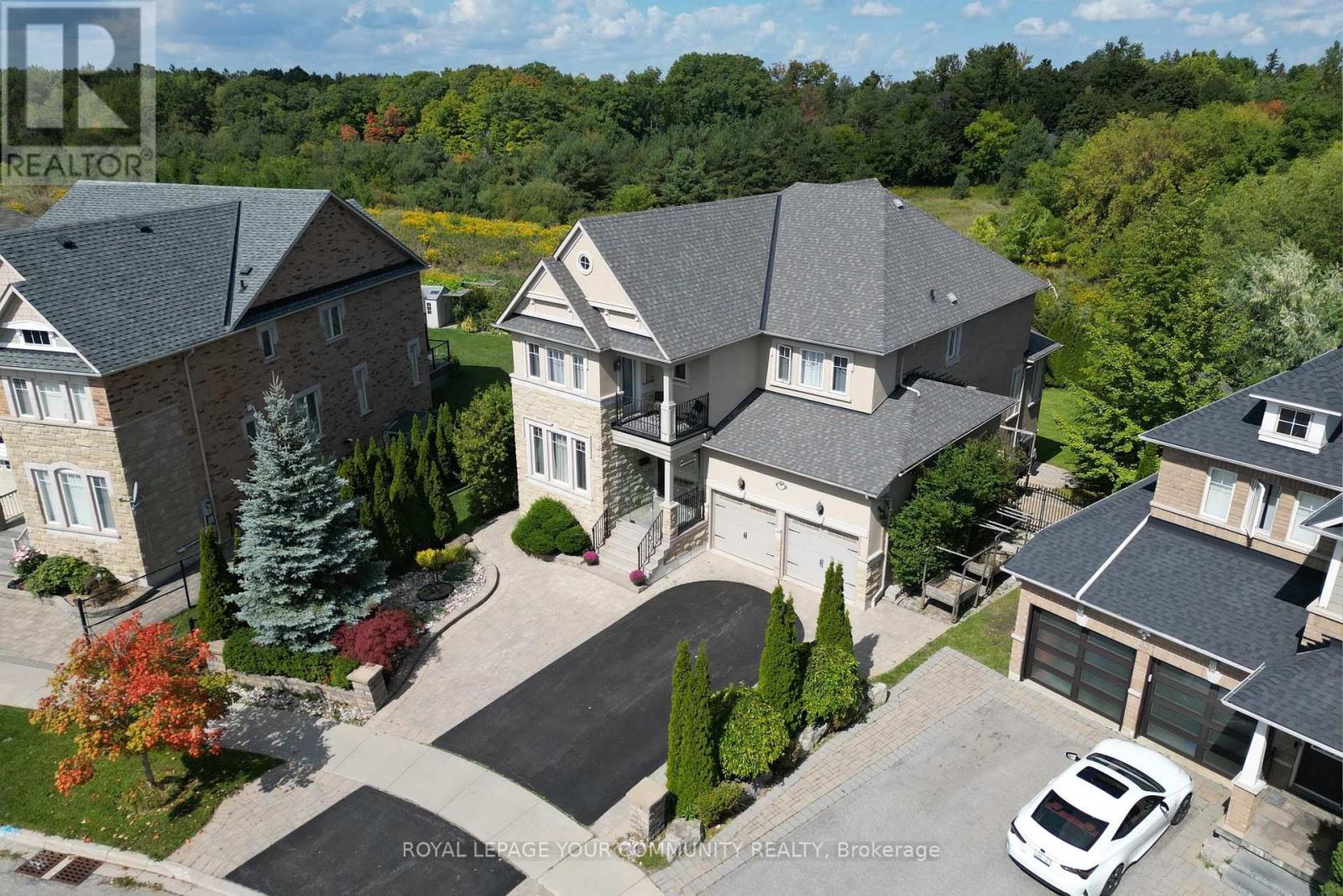 35 Vandervoort Drive, Richmond Hill, Ontario  L4E 0C7 - Photo 4 - N12409233