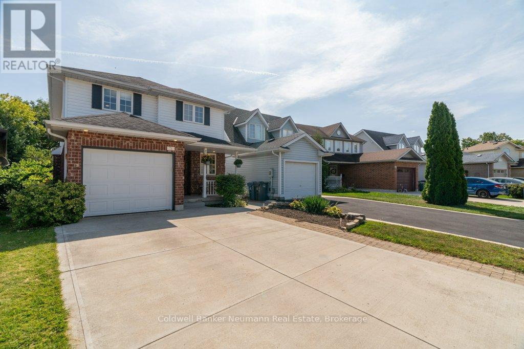 71 Waxwing Crescent, Guelph, Ontario  N1C 1E3 - Photo 5 - X12409386