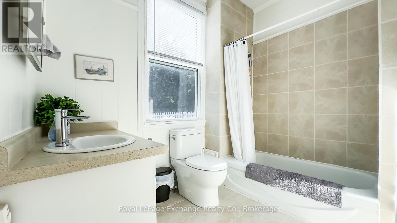 264 Goderich N, Kincardine, Ontario  N2Z 2K3 - Photo 30 - X12409387