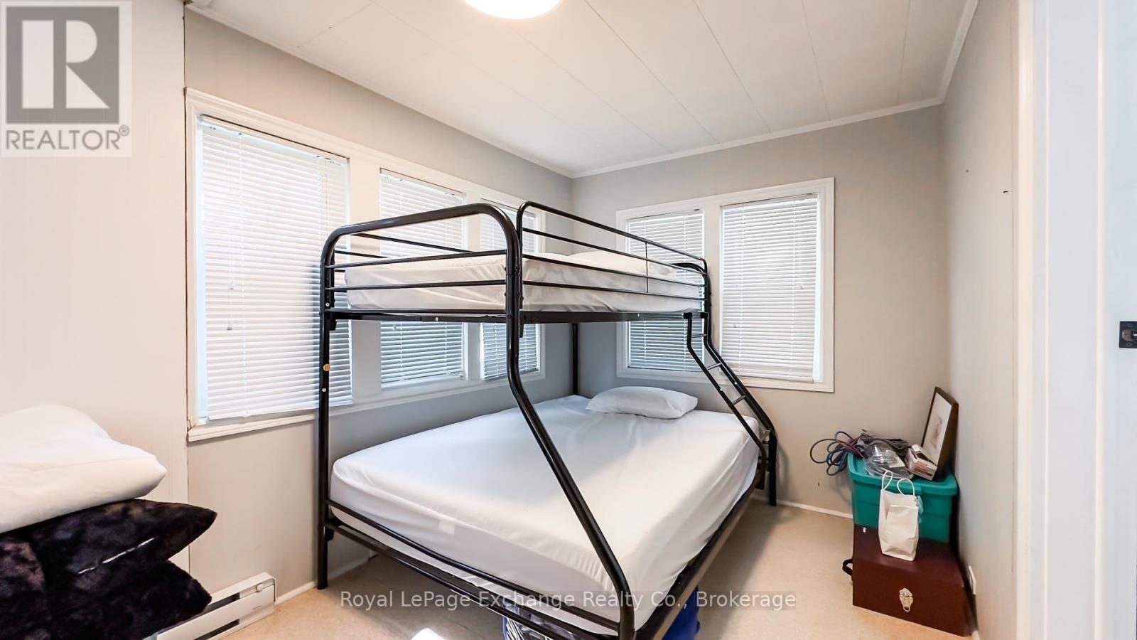 264 Goderich N, Kincardine, Ontario  N2Z 2K3 - Photo 36 - X12409387