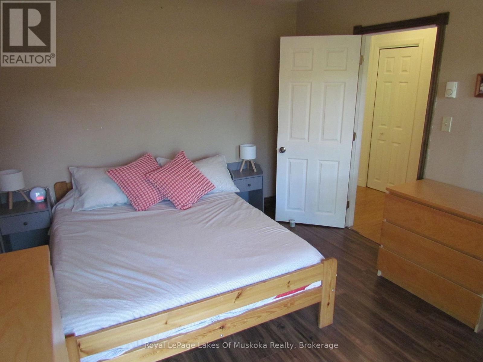 1016 Laycox Road, Gravenhurst, Ontario  P1P 0G8 - Photo 17 - X12409418