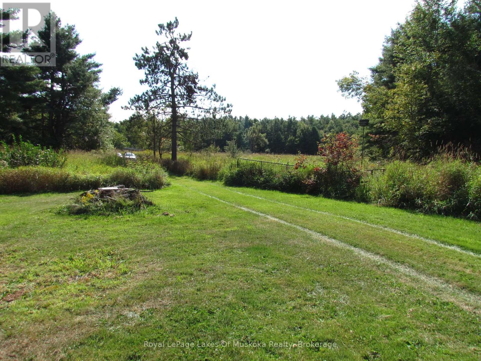 1016 Laycox Road, Gravenhurst, Ontario  P1P 0G8 - Photo 6 - X12409418