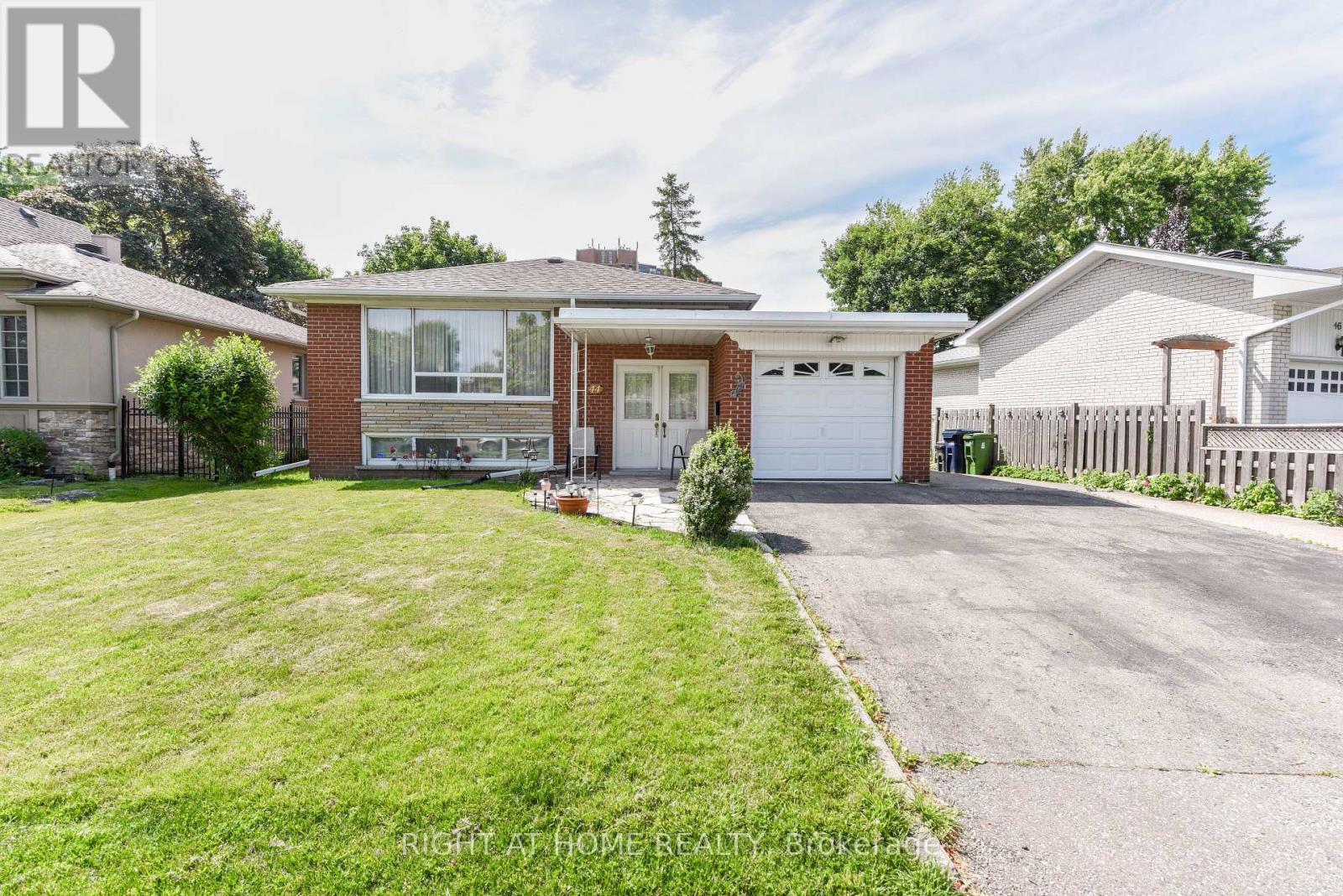 44 BIRGITTA CRESCENT, Toronto, Ontario