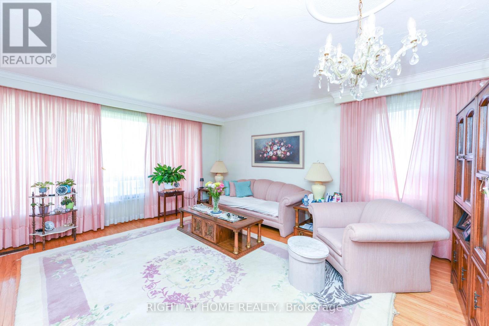 44 Birgitta Crescent, Toronto, Ontario  M9C 3W4 - Photo 12 - W12409145