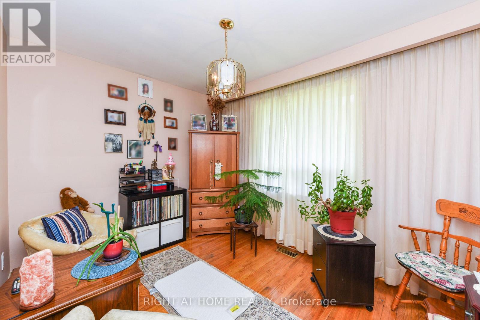 44 Birgitta Crescent, Toronto, Ontario  M9C 3W4 - Photo 14 - W12409145
