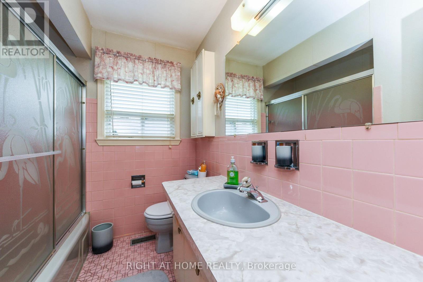 44 Birgitta Crescent, Toronto, Ontario  M9C 3W4 - Photo 18 - W12409145