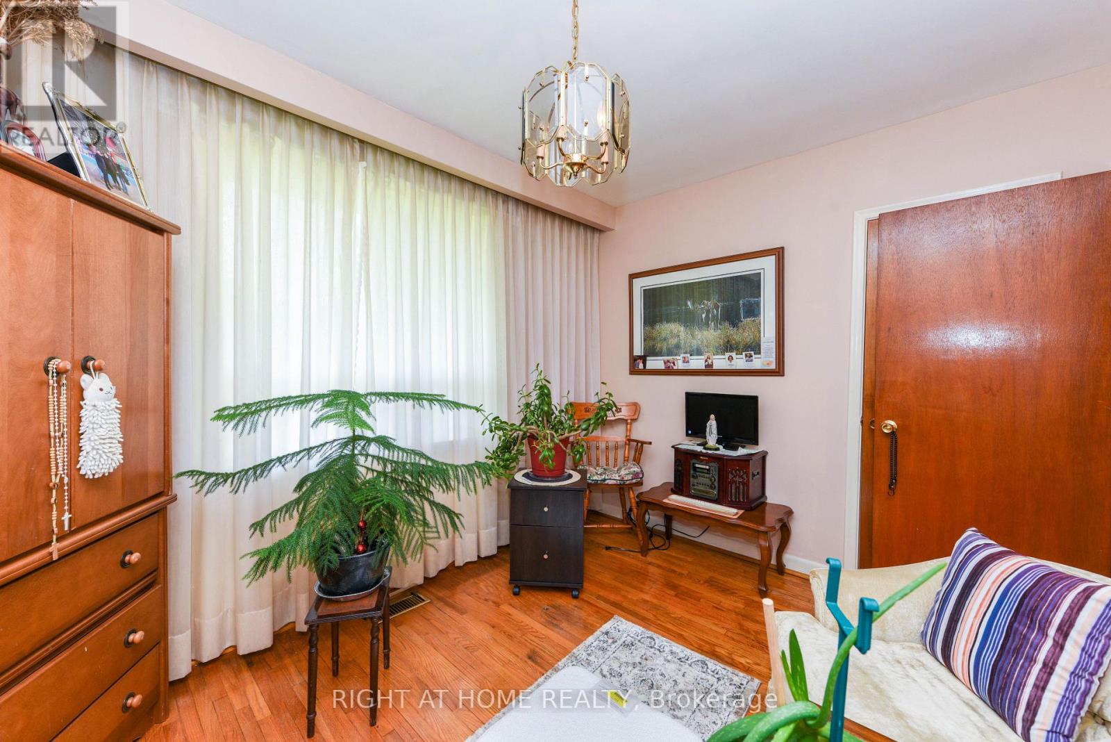 44 Birgitta Crescent, Toronto, Ontario  M9C 3W4 - Photo 23 - W12409145