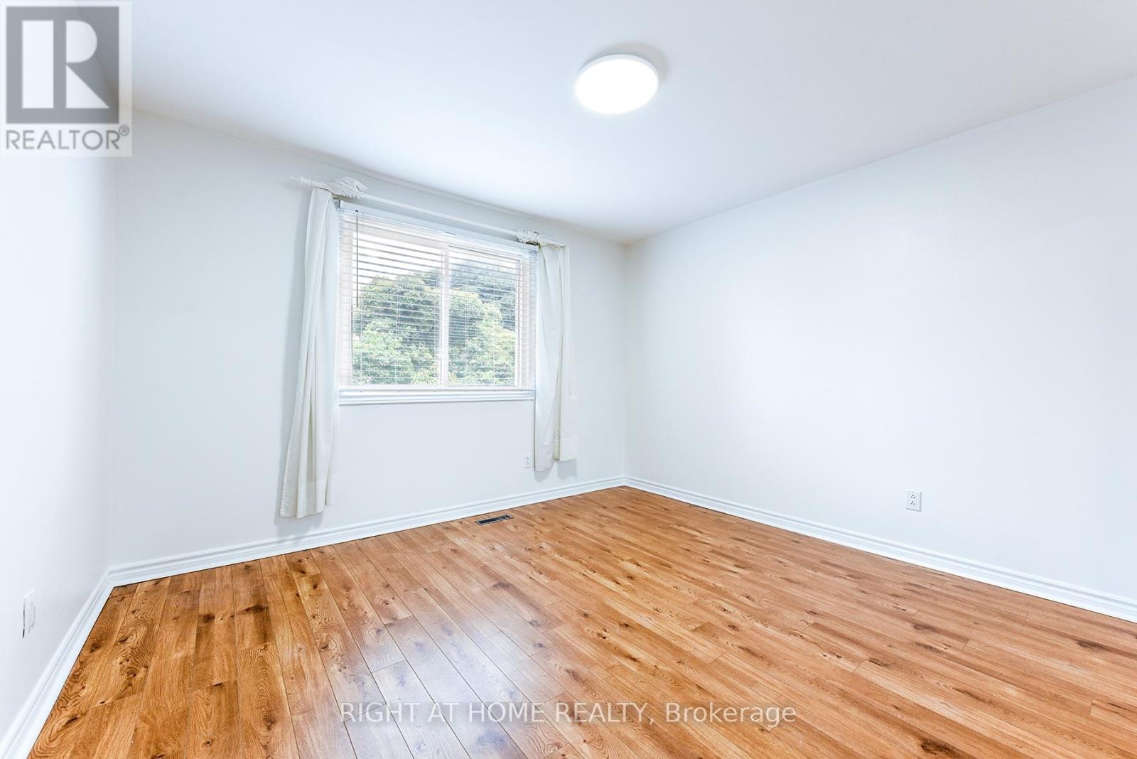 2824 Bucklepost Crescent, Mississauga, Ontario  L5N 1X5 - Photo 15 - W12409156