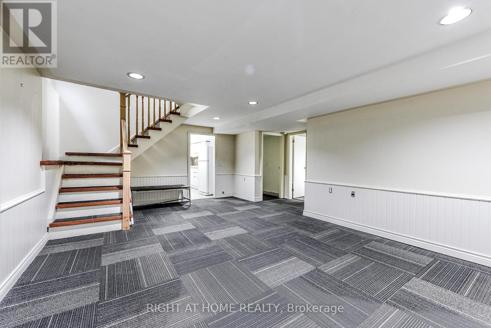 2824 Bucklepost Crescent, Mississauga, Ontario  L5N 1X5 - Photo 24 - W12409156