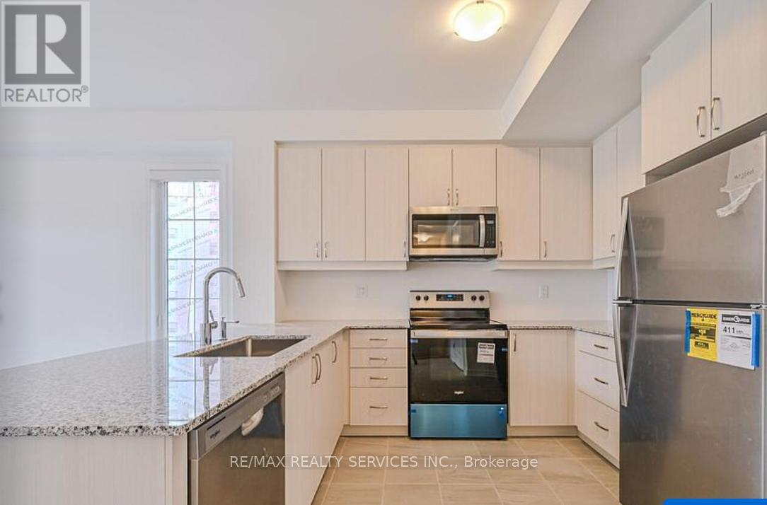 159 Keppel Circle, Brampton, Ontario  L7A 5K5 - Photo 4 - W12409165