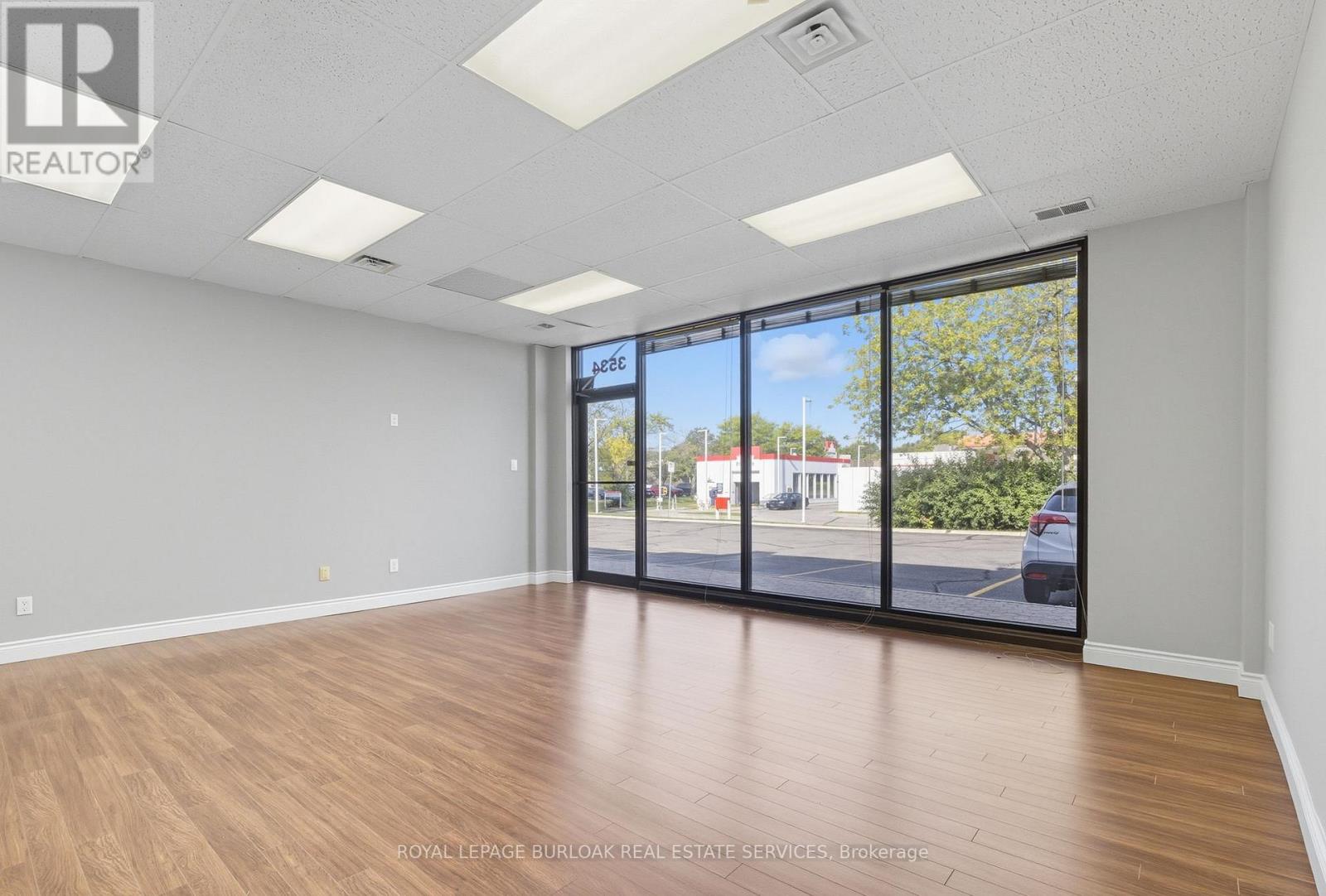 3534 Mainway, Burlington, Ontario  L7M 1A8 - Photo 10 - W12409186