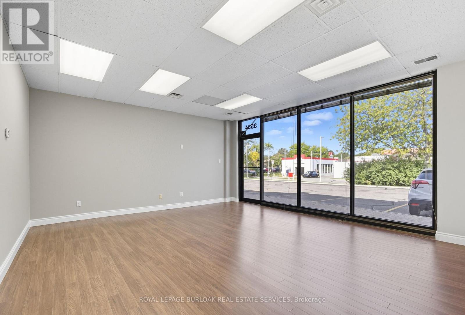 3534 Mainway, Burlington, Ontario  L7M 1A8 - Photo 11 - W12409186