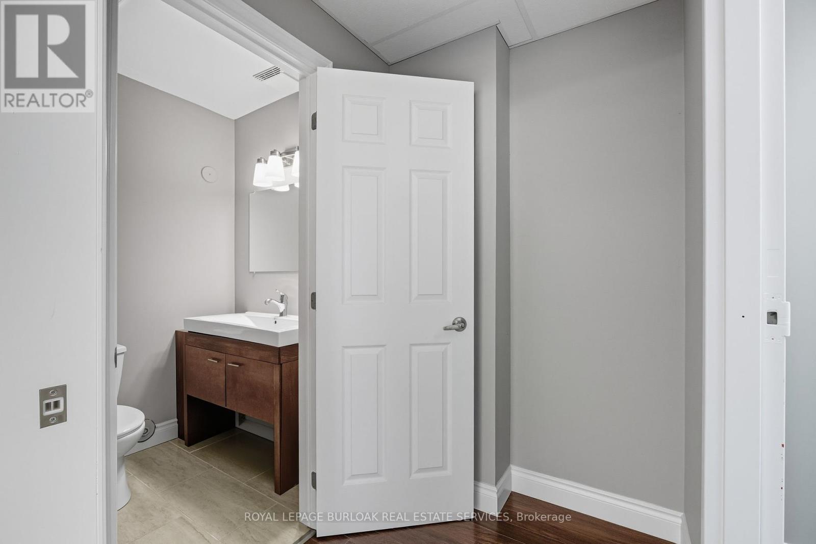 3534 Mainway, Burlington, Ontario  L7M 1A8 - Photo 18 - W12409186