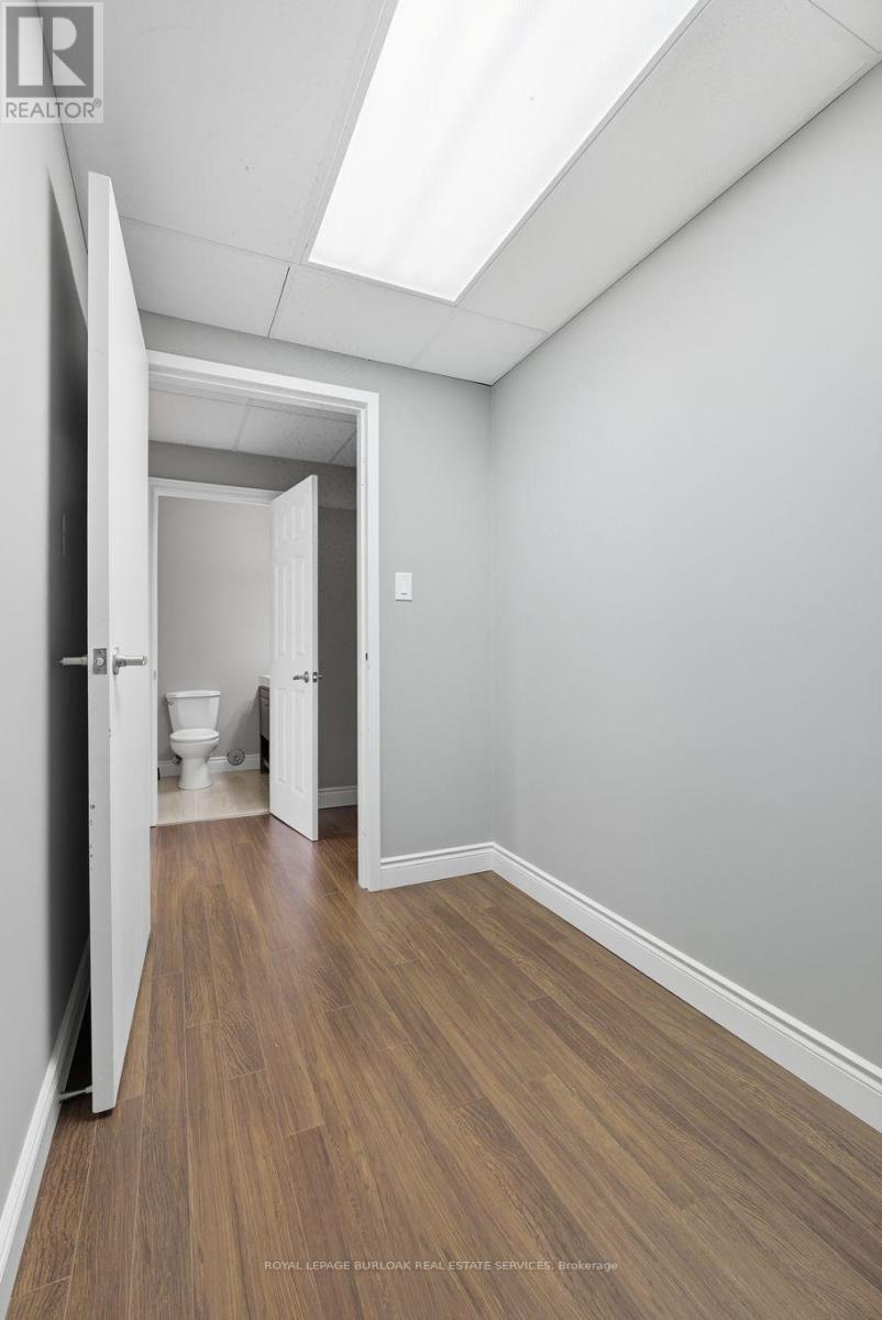 3534 Mainway, Burlington, Ontario  L7M 1A8 - Photo 20 - W12409186