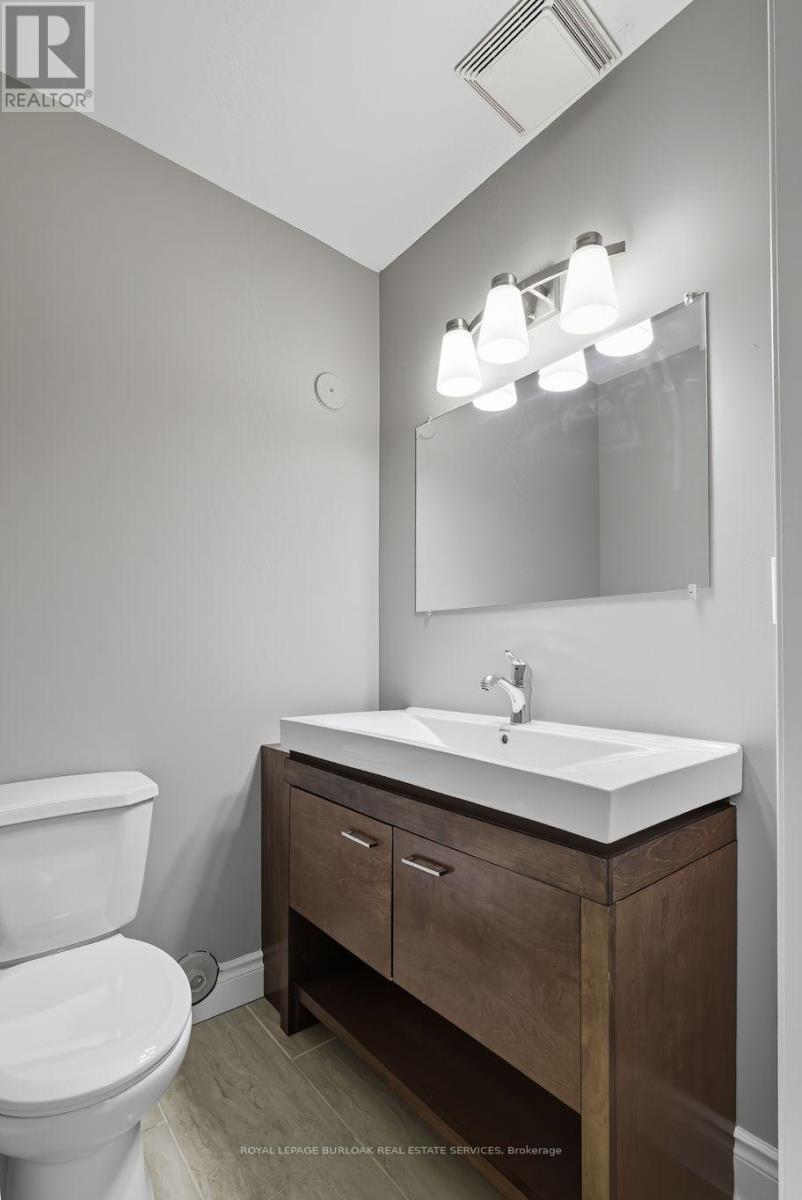 3534 Mainway, Burlington, Ontario  L7M 1A8 - Photo 21 - W12409186