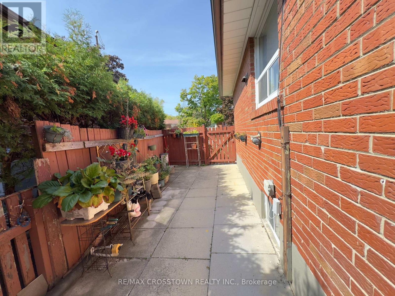 4 Fondy Court, Toronto, Ontario  M9W 4R5 - Photo 2 - W12409194