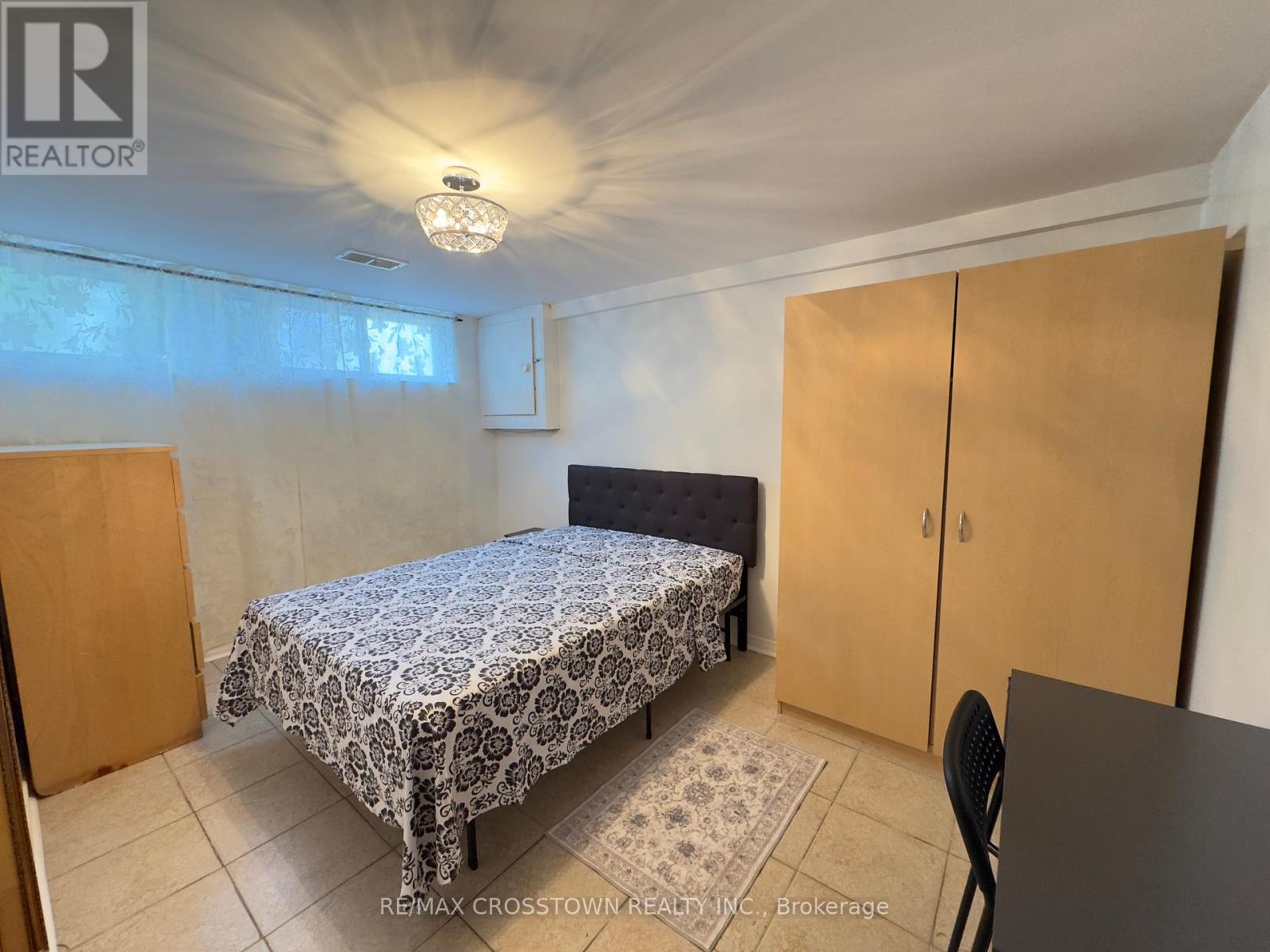 4 Fondy Court, Toronto, Ontario  M9W 4R5 - Photo 6 - W12409194