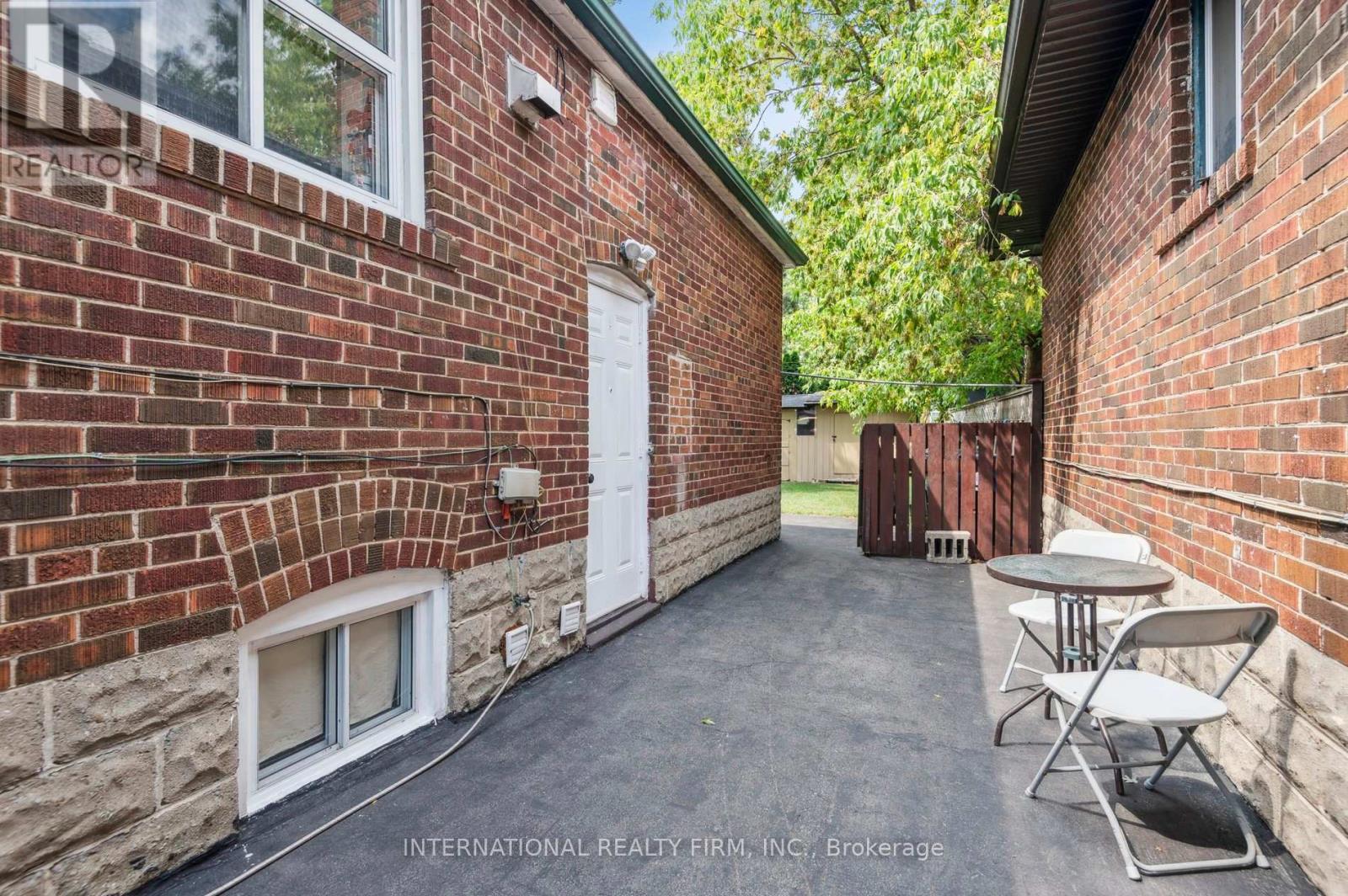 1982 Lawrence Avenue W, Toronto, Ontario  M9N 1H4 - Photo 5 - W12409205