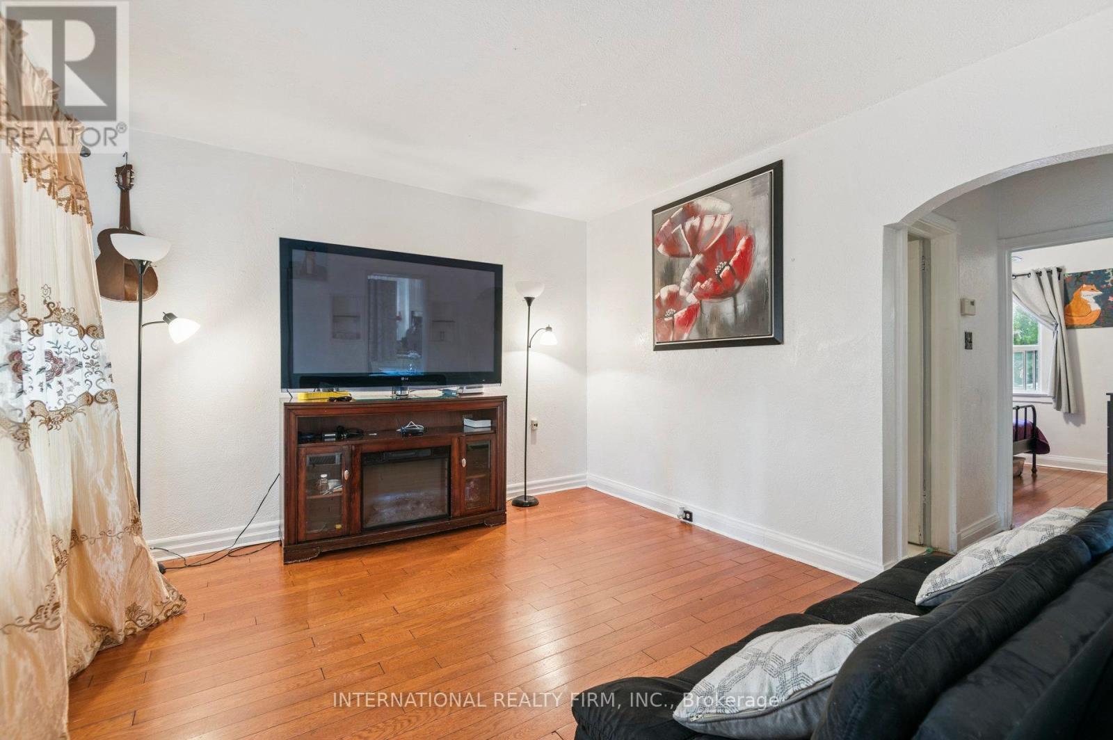 1982 Lawrence Avenue W, Toronto, Ontario  M9N 1H4 - Photo 6 - W12409205