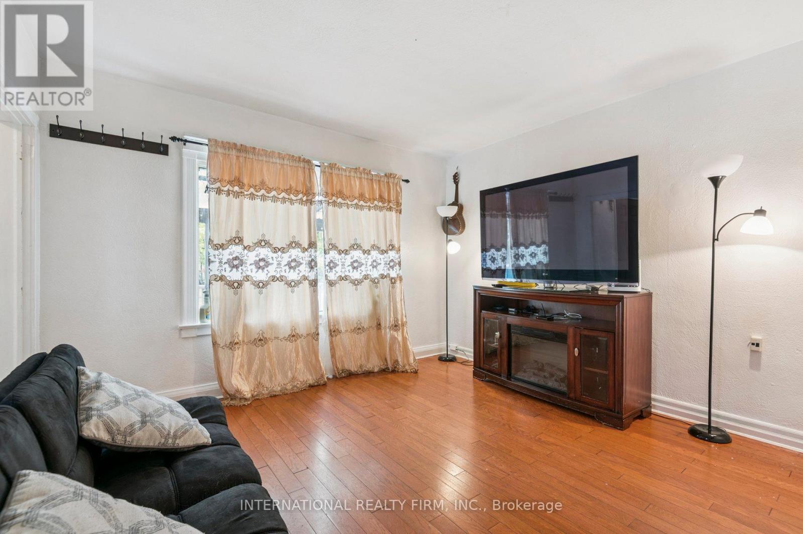 1982 Lawrence Avenue W, Toronto, Ontario  M9N 1H4 - Photo 8 - W12409205