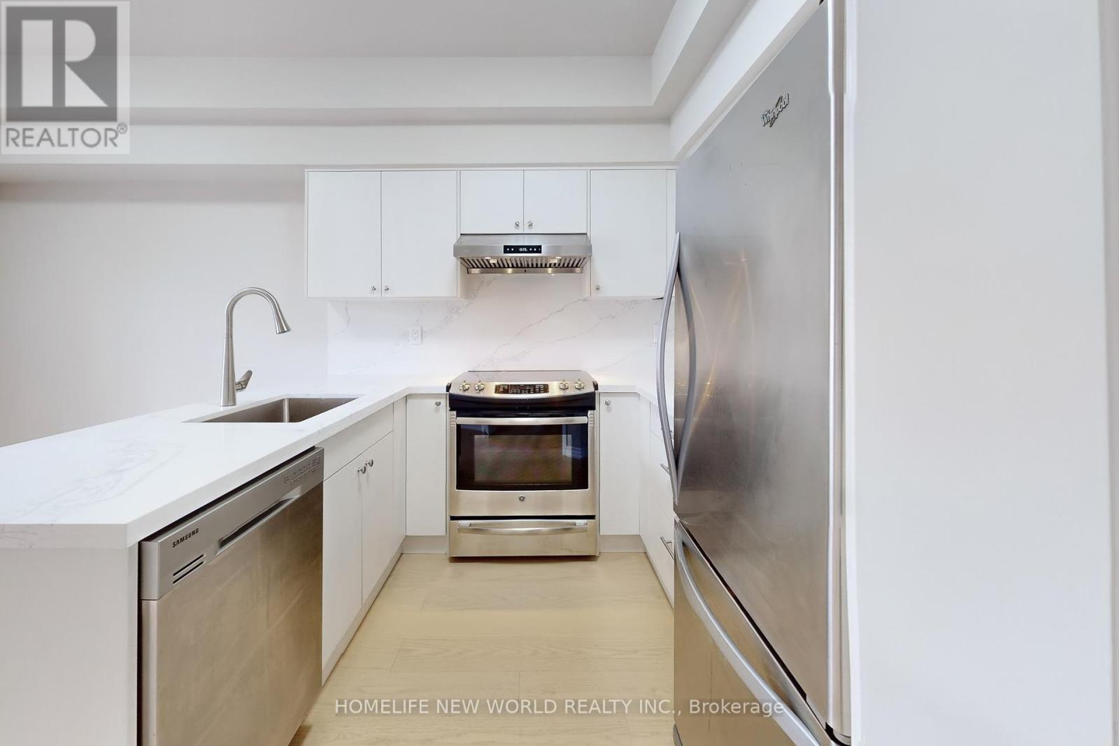 50 Bluewater Court, Toronto, Ontario  M8V 4A9 - Photo 10 - W12409218