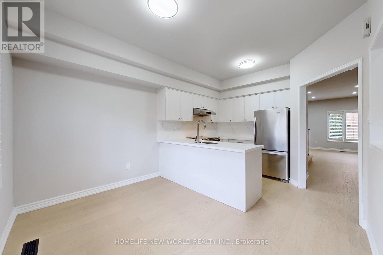 50 Bluewater Court, Toronto, Ontario  M8V 4A9 - Photo 14 - W12409218