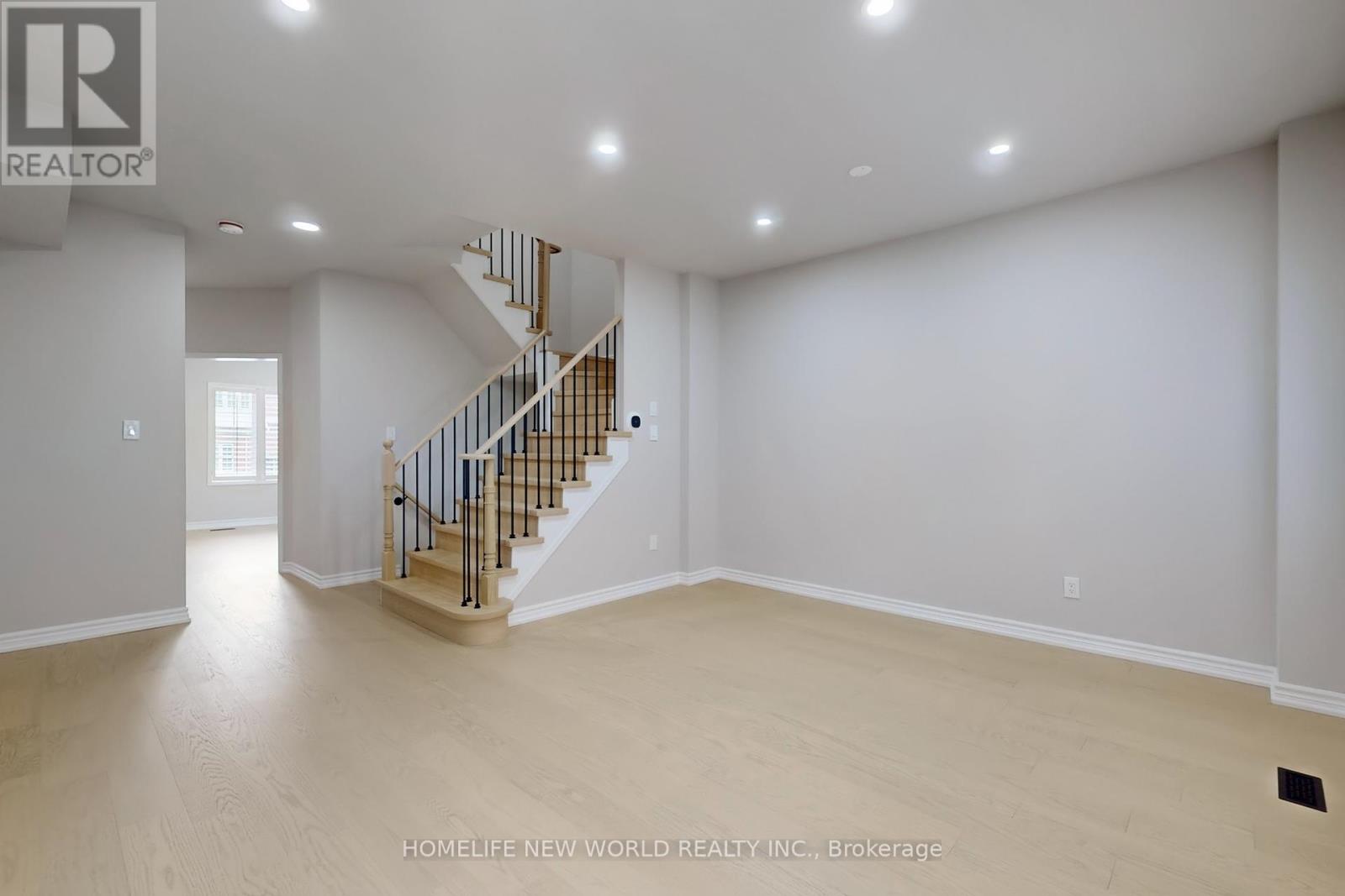 50 Bluewater Court, Toronto, Ontario  M8V 4A9 - Photo 8 - W12409218