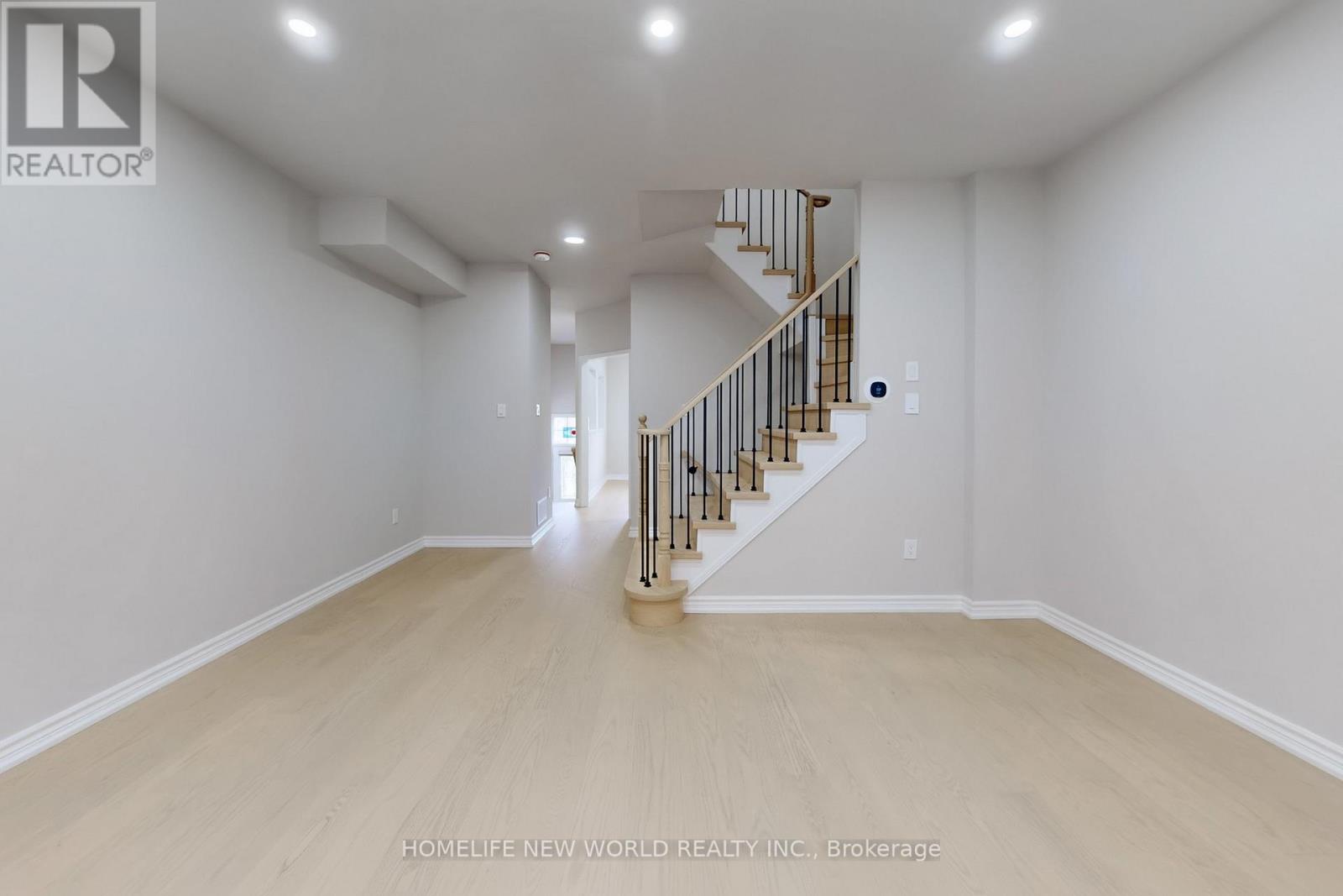 50 Bluewater Court, Toronto, Ontario  M8V 4A9 - Photo 9 - W12409218
