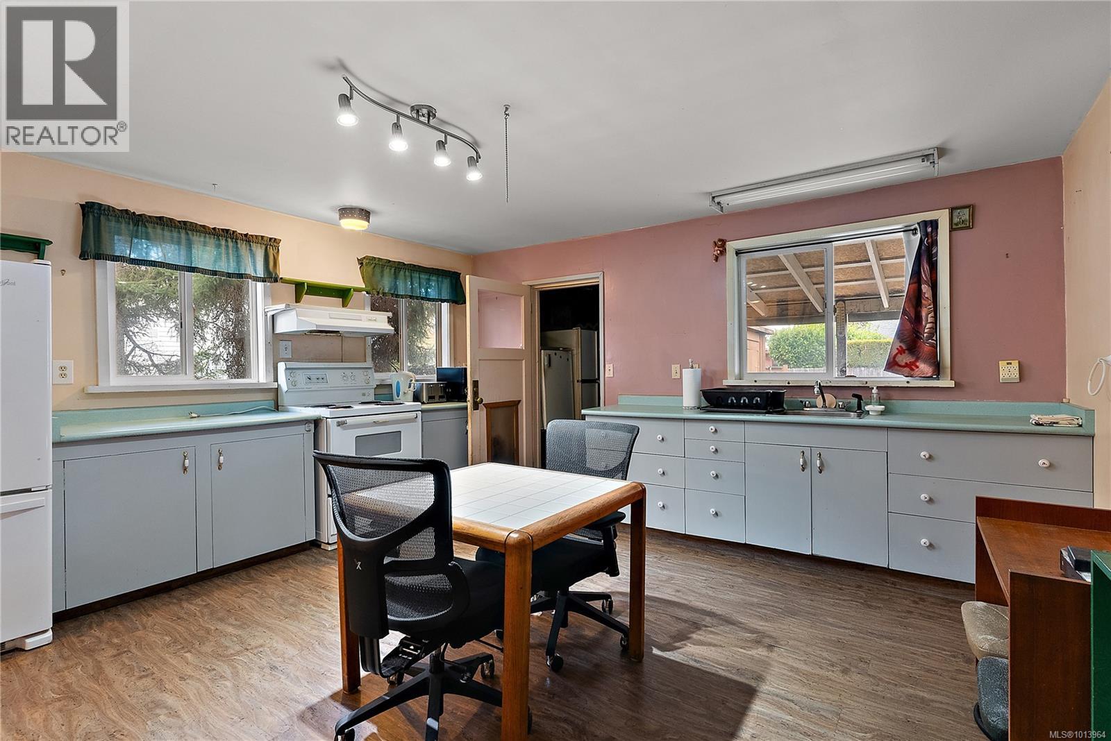 9616 Sixth St, Sidney, British Columbia  V8L 2W2 - Photo 21 - 1013964