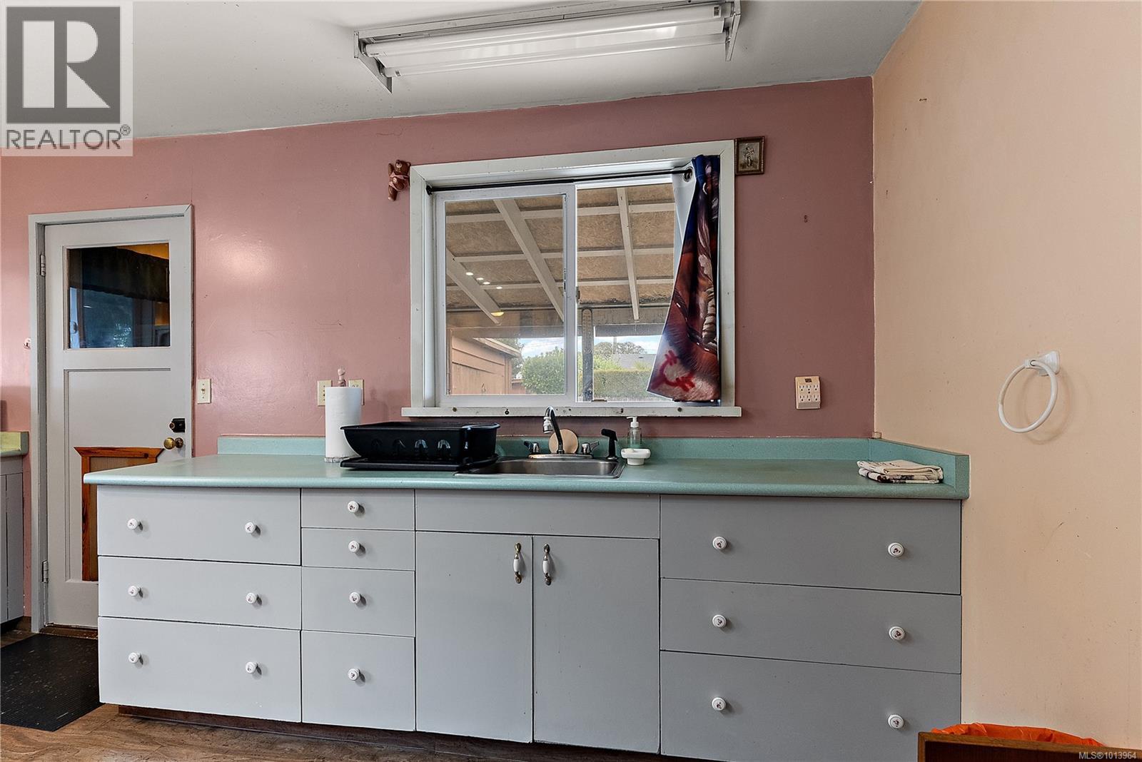 9616 Sixth St, Sidney, British Columbia  V8L 2W2 - Photo 23 - 1013964