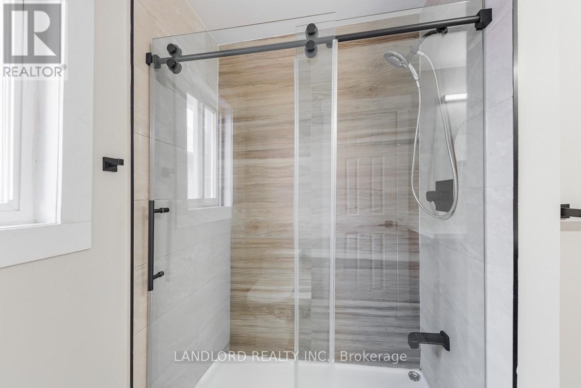 5943 Brookhaven Way, Mississauga, Ontario  L5V 2T9 - Photo 29 - W12409252