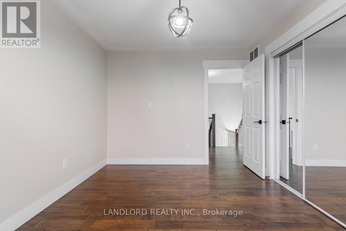 5943 Brookhaven Way, Mississauga, Ontario  L5V 2T9 - Photo 32 - W12409252