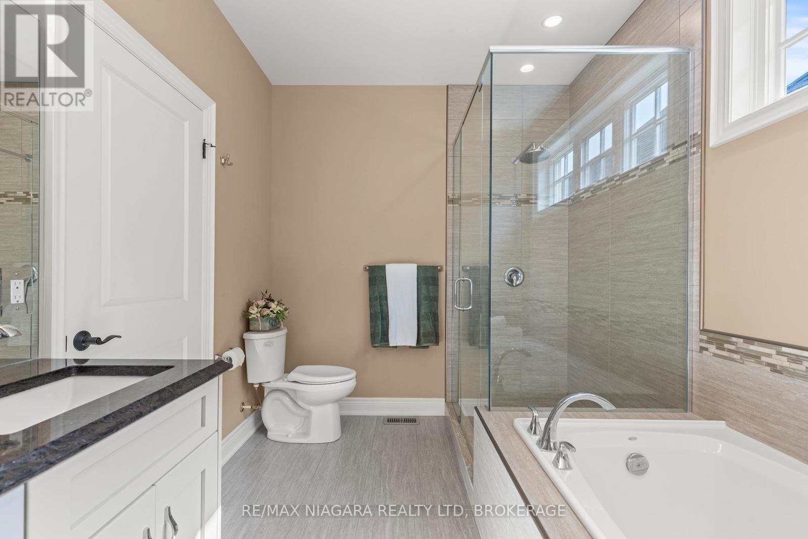44 Stoneridge Crescent, Niagara-On-The-Lake, Ontario  L0S 1J1 - Photo 22 - X12289474